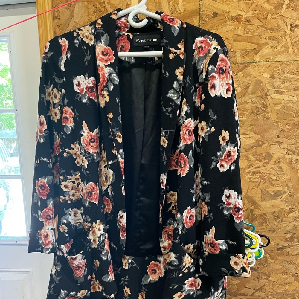 Black rainn black floral blazer size large